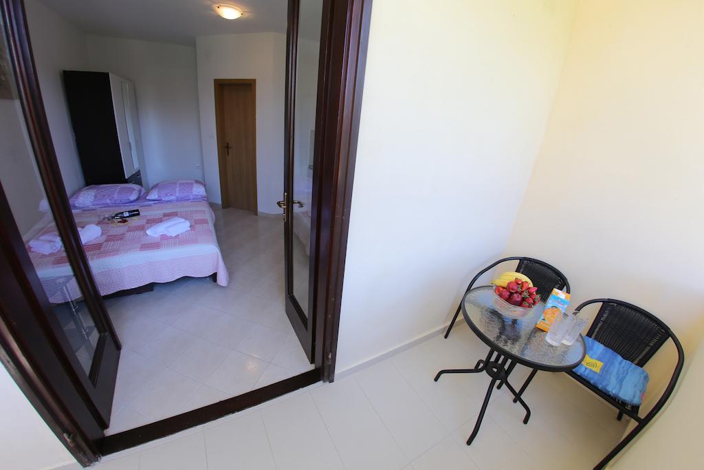 Apartments Vedrana Zara Esterno foto