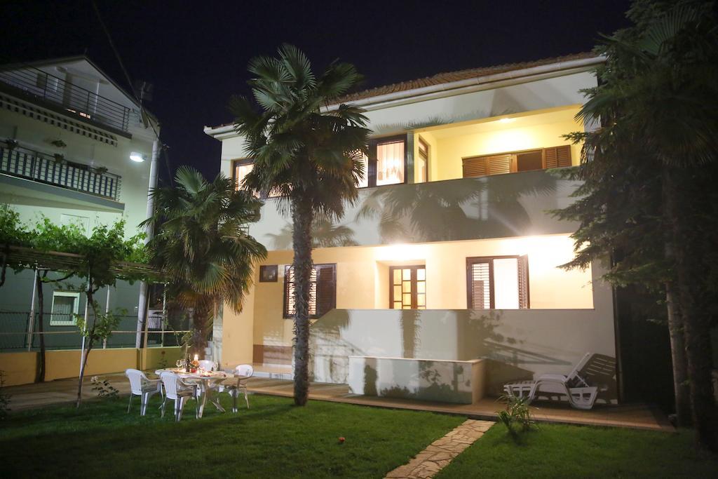 Apartments Vedrana Zara Esterno foto